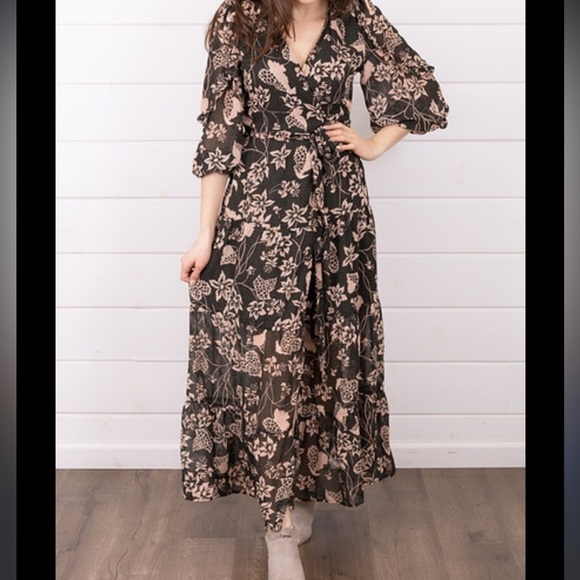 Elan Dresses & Skirts - Elan Napa Print wrap around dress Sz S 3/4 sleeves floral tiered boho